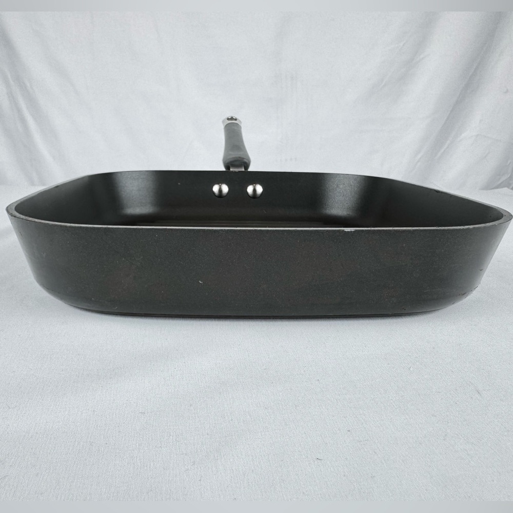 Pampered Chef 11” Executive Non Stick Cast Iron Grill Pan - Picture 5 of 8
